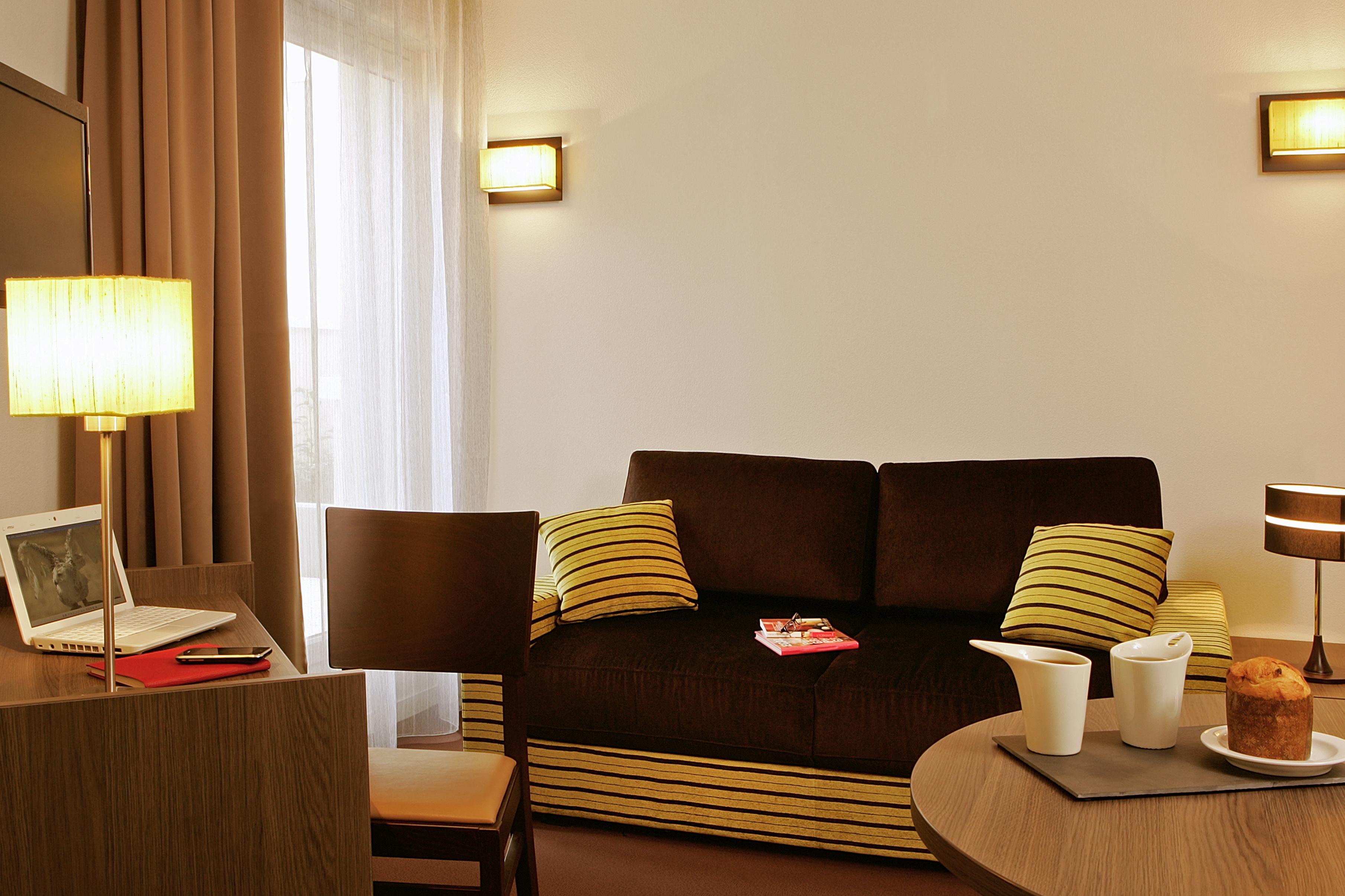 อพาร์ตโฮเต็ล อดาจิโอ แอคเซส โนฌอง ซู มาร์น Aparthotel โนฌ็อง-โซร์-มาร์น ภายนอก รูปภาพ
